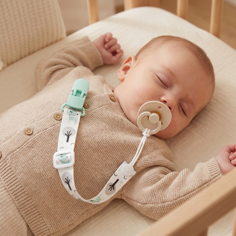 سلاسل مشبك مصاصة الأطفال بزر ث - مراجعة Baby Pacifier Clip وسعره